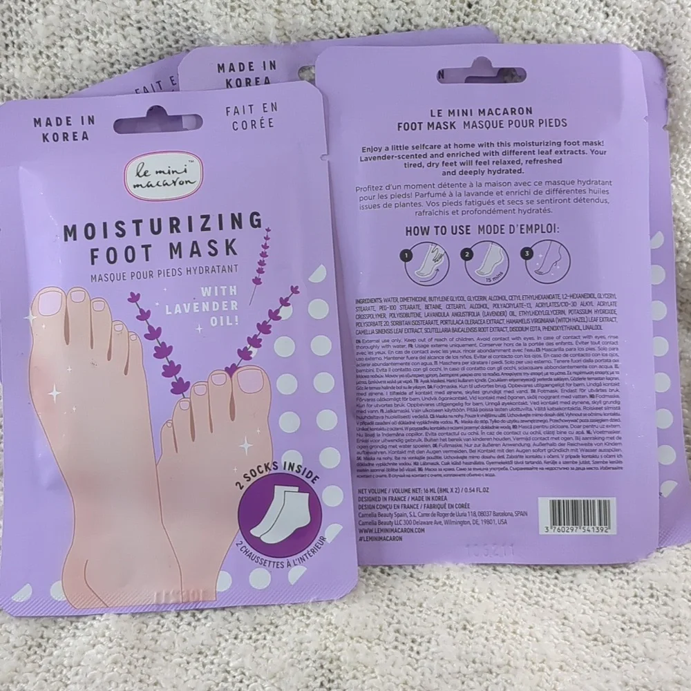 Hand and Foot Care Bundle, 8 packaged masks, hand mask, socks, w/bag
